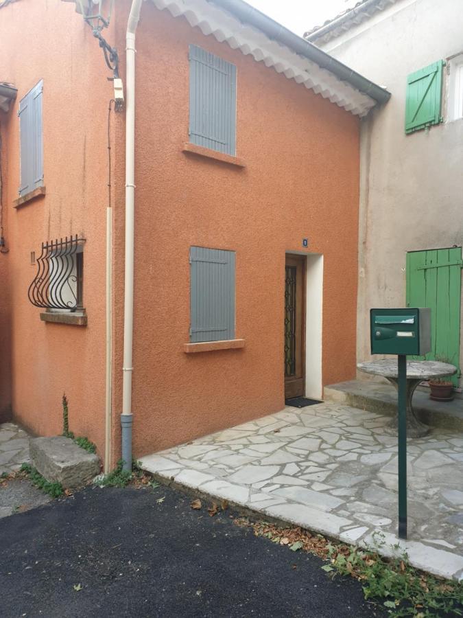 Maison De Village De 98 M2 Typiquement Provencale Pierrevert Екстериор снимка